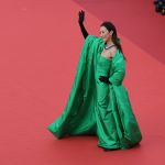 Balenciaga ha conquistato il red carpet di Cannes Al festival ha firmato i look di Michelle Yeoh, Salma Hayek e Anok Yai