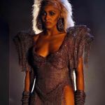 Tina Turner's unmistakable style Miniskirts, big hair, denim, bangs and so much attitude | Image 454726