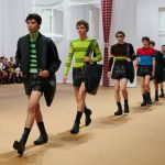 Quest’estate gli shorts si abbinano agli stivali Storia della controversa combo, dai boy scout ai dancefloor