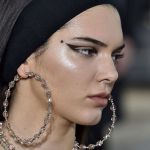 History of the headband How a simple piece of fabric became a cult | Image 455533