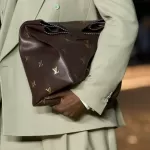 Pourquoi le sac Speedy Millionaire de Louis Vuitton imaginé par Pharrell  Williams porte bien son nom