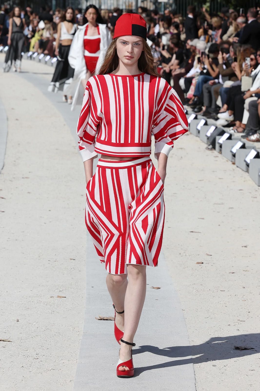 Comment porter le bermuda Inspiré par les défilés et les célébrités | Image 460611