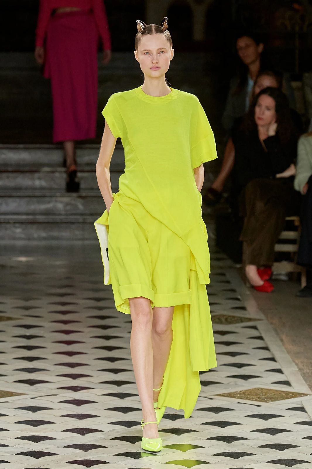 Comment porter le bermuda Inspiré par les défilés et les célébrités | Image 460606