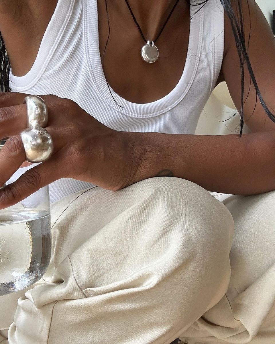 The 90s necklace is the accessory trend for summer From Drew Barrymore to Bella Hadid, no celebrity can resist the cord necklace | Image 463339