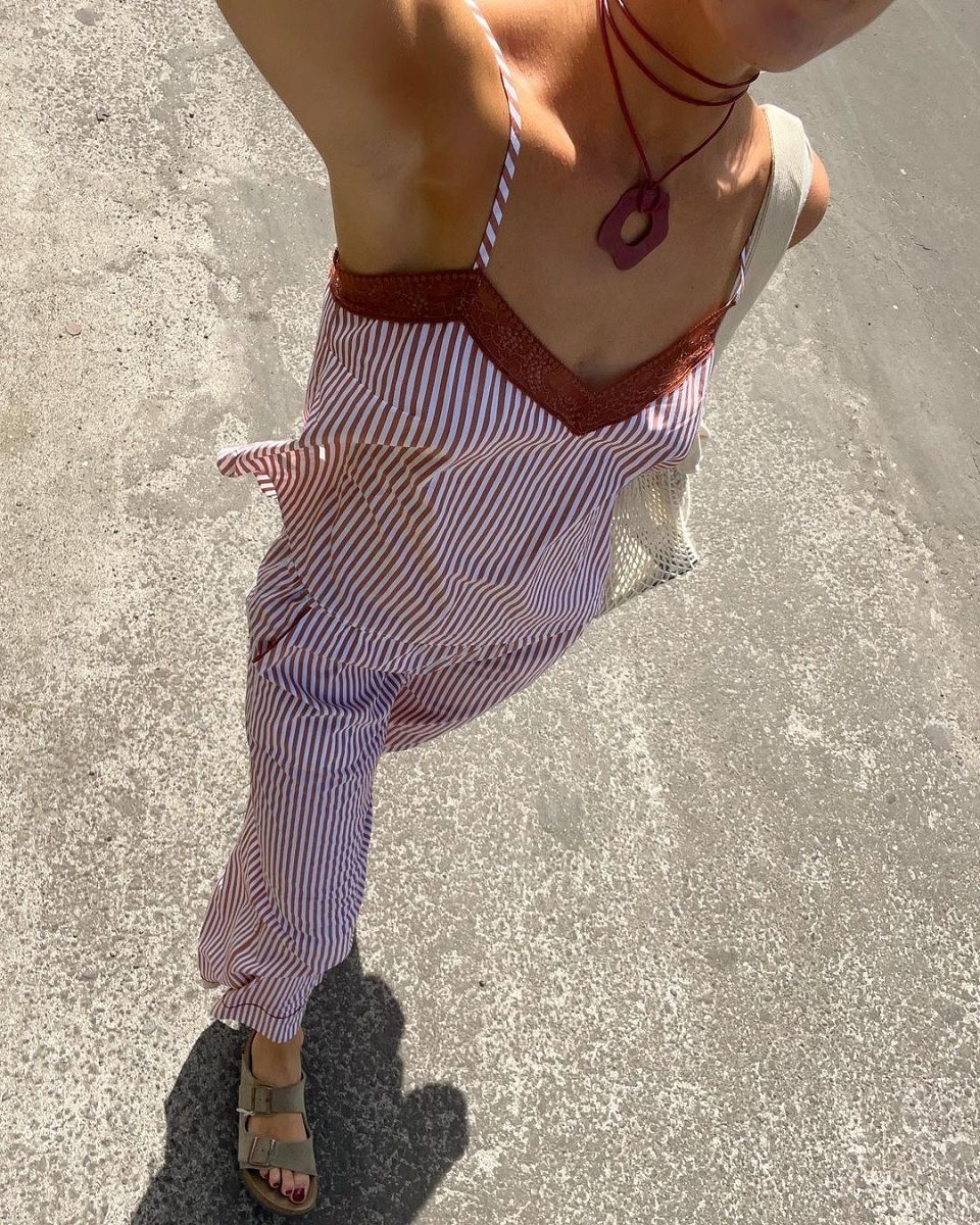 The 90s necklace is the accessory trend for summer From Drew Barrymore to Bella Hadid, no celebrity can resist the cord necklace | Image 463341