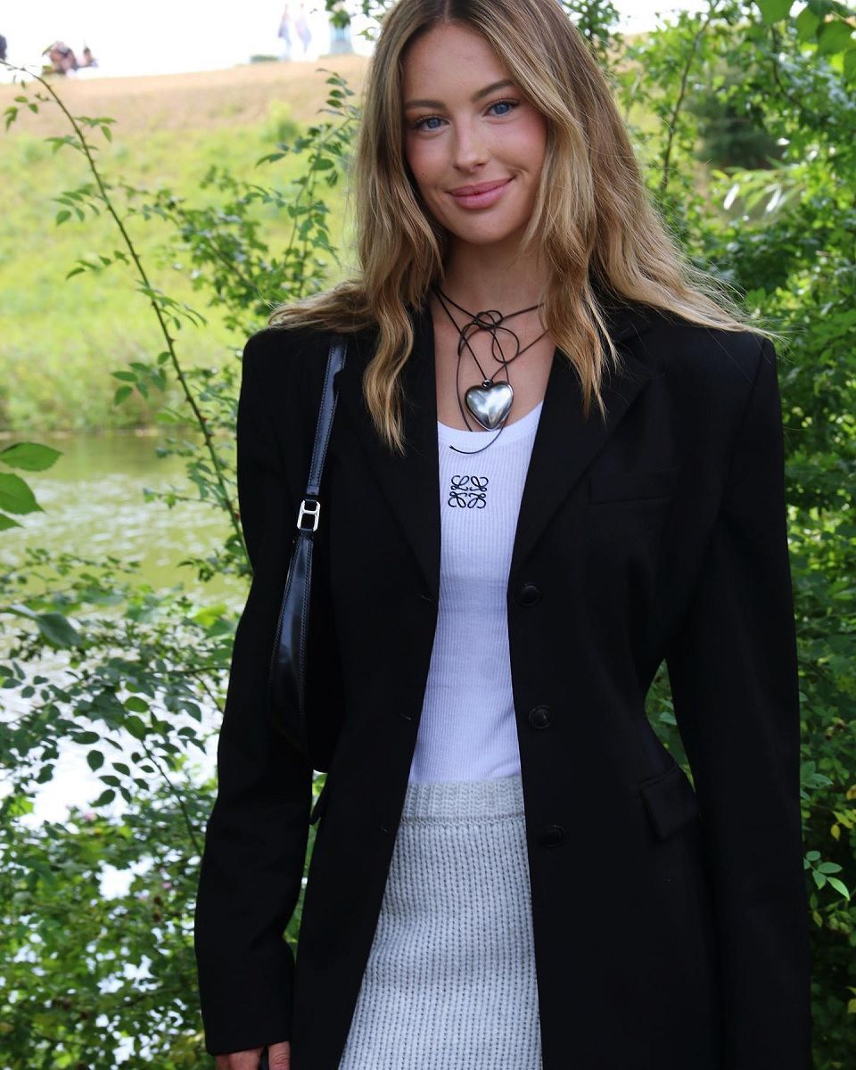 The 90s necklace is the accessory trend for summer From Drew Barrymore to Bella Hadid, no celebrity can resist the cord necklace | Image 463376