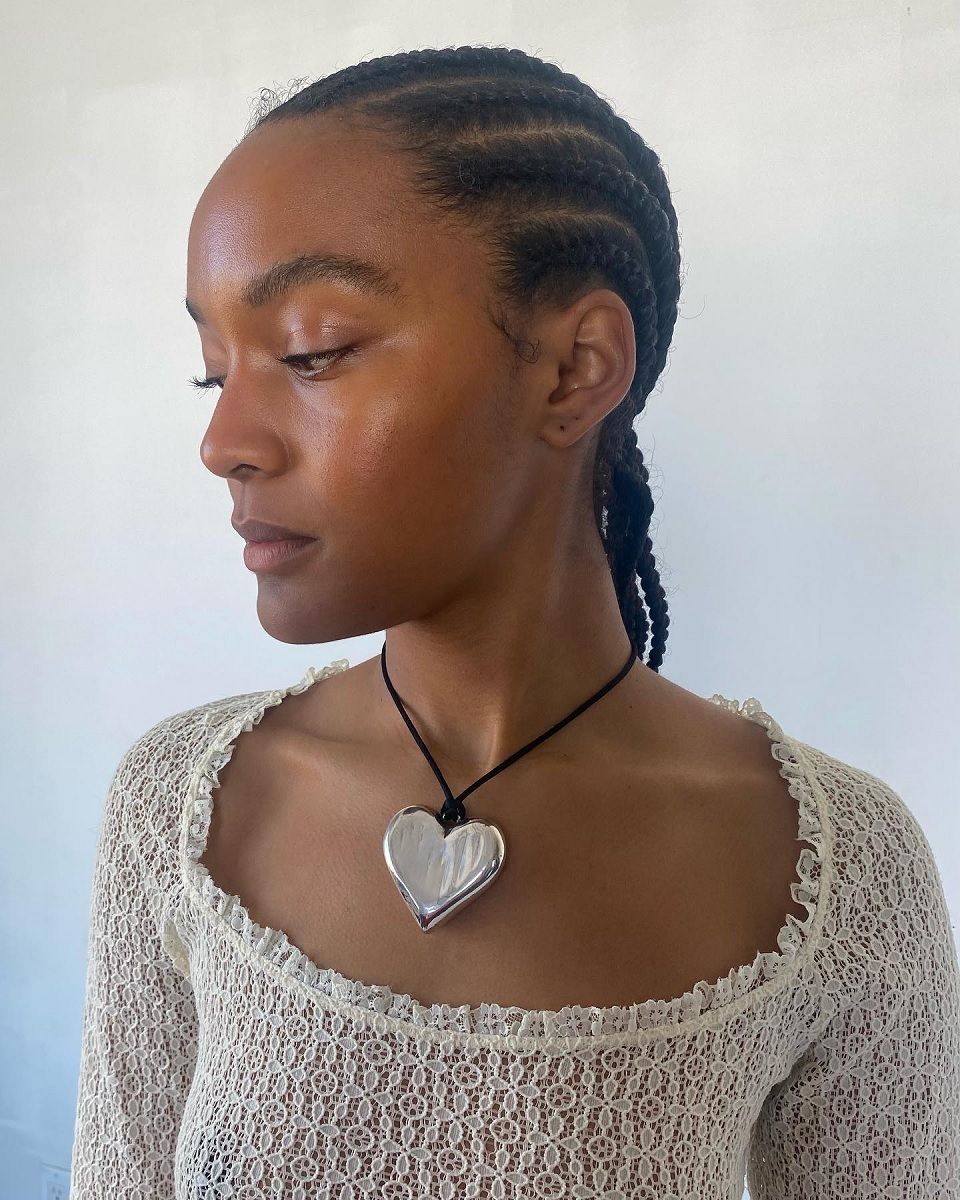 The 90s necklace is the accessory trend for summer From Drew Barrymore to Bella Hadid, no celebrity can resist the cord necklace | Image 463378