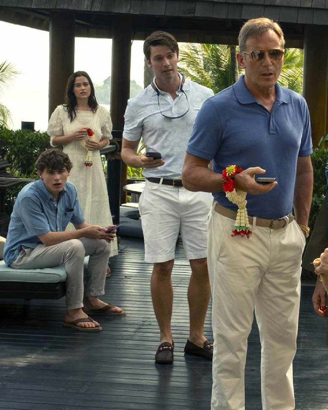 5 Style Mistakes to Avoid at a Restaurant in Summer Trousers with a shirt was too much to ask, right?