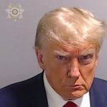 Lo sconveniente fascino dei mugshot delle celebrity Dopo quella già storica di Trump, una raccolta di arresti famosi e relativi mugshot