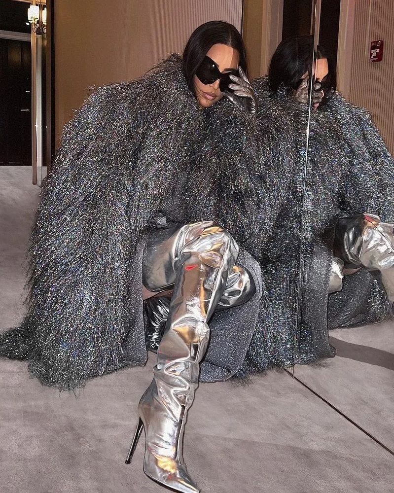 FW23 trend: metallic boots How disco boots can give fall looks a twist | Image 465954