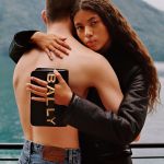 La prima campagna del “nuovo” Bally di Simone Bellotti Il nuovo Design Director è stata scattata Alasdair McLellan