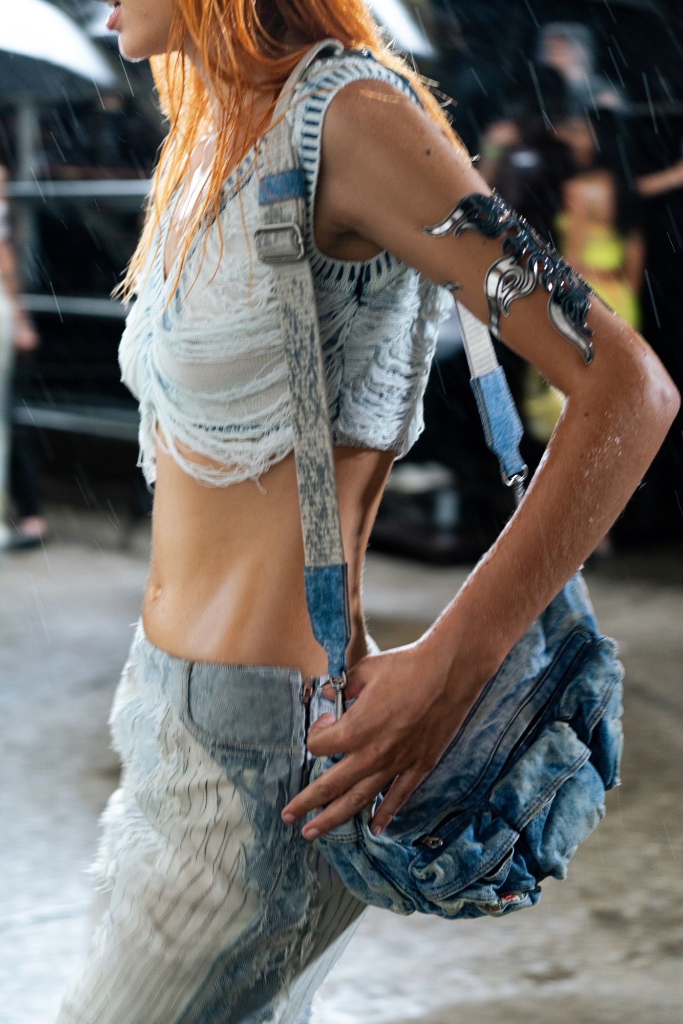 L'estasi del rave alla SS24 di Diesel «Diesel for the people. Diesel for the party» | Image 468870