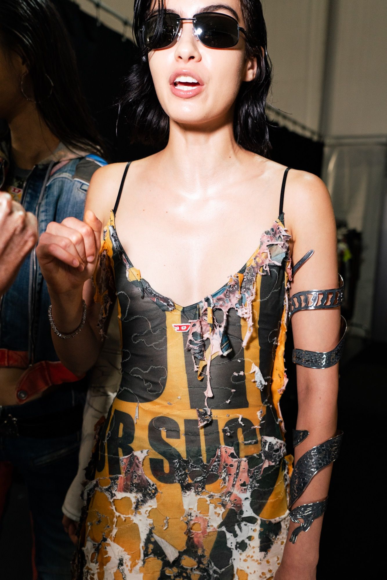 L'estasi del rave alla SS24 di Diesel «Diesel for the people. Diesel for the party» | Image 468847