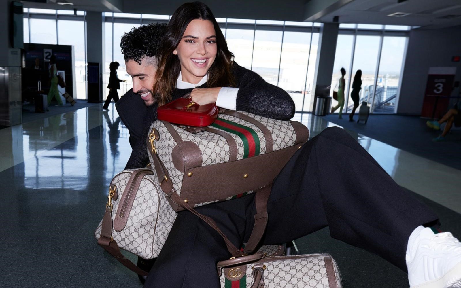 Kendall Jenner Brought Back the Iconic Louis Vuitton Bag From the Early  2000s