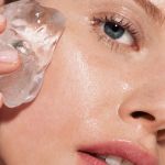 Skin icing: the power of ice on the face Truths and false myths about the most viral beauty treatment of the moment