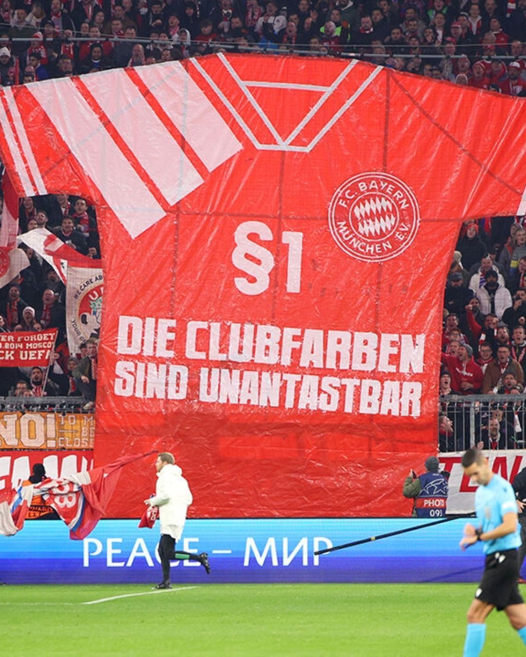 The Bayern Munich fans did not like the kit used in CL A bitter detail in last night's victory against Galatasaray
