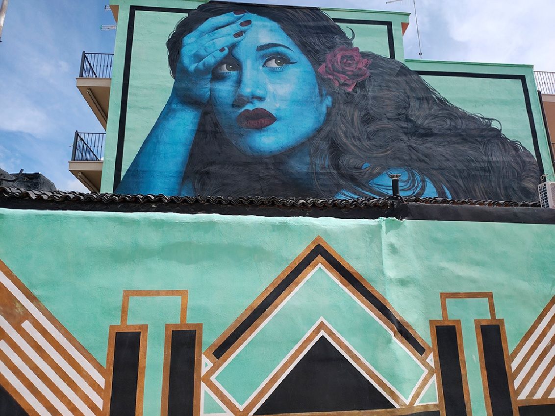 Voiello omaggia Napoli con il progetto MIEZ’A VIA Celebrando la napoletanità attraverso la street art | Image 478465