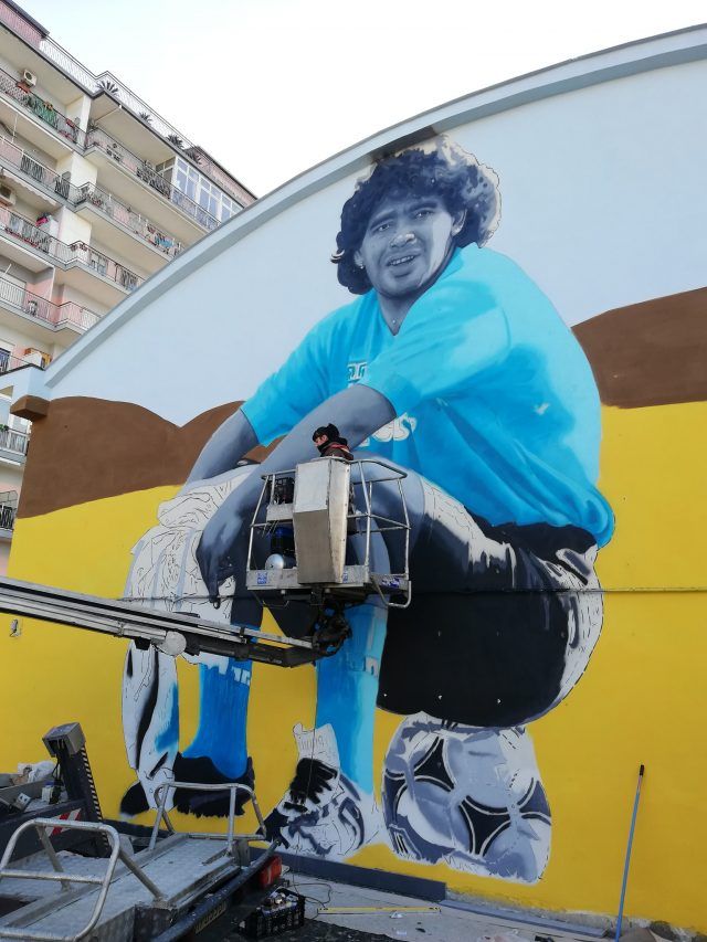Voiello omaggia Napoli con il progetto MIEZ’A VIA Celebrando la napoletanità attraverso la street art | Image 478466