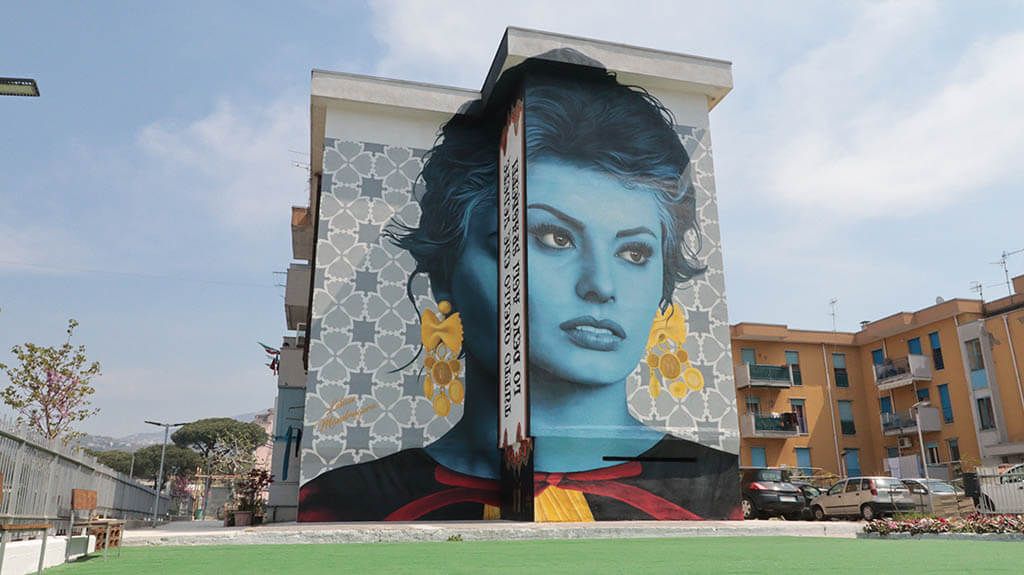 Voiello omaggia Napoli con il progetto MIEZ’A VIA Celebrando la napoletanità attraverso la street art | Image 478464