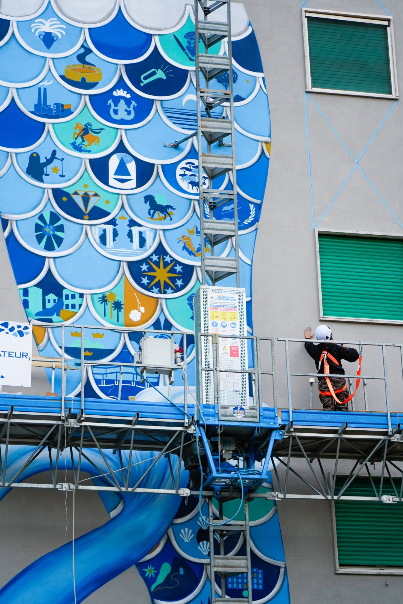 Voiello omaggia Napoli con il progetto MIEZ’A VIA Celebrando la napoletanità attraverso la street art | Image 478472