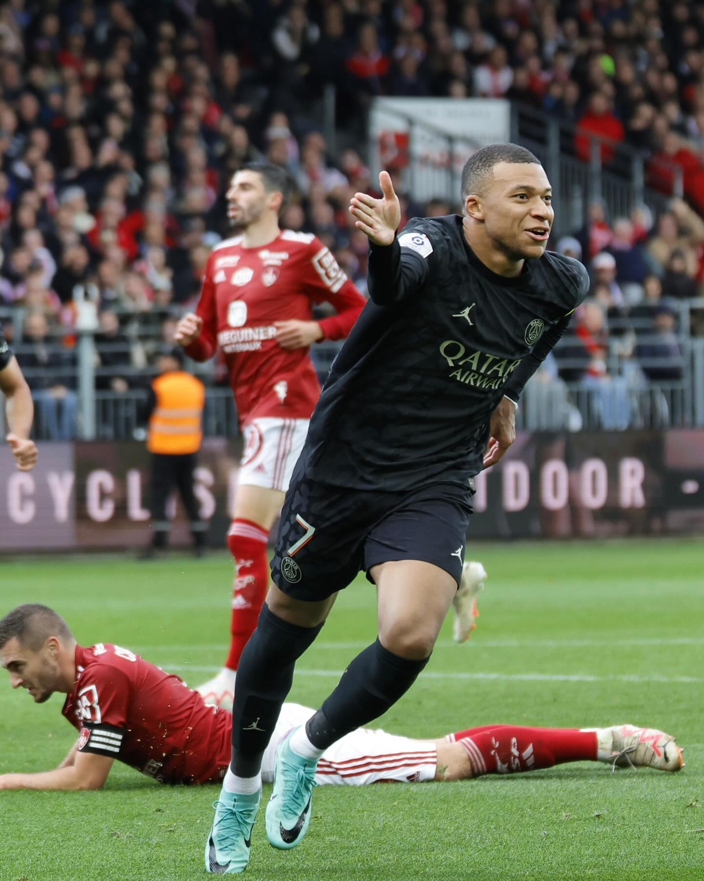 Ligue 1 launches a badge for the top scorer This weekend, all eyes on Mbappé