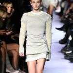 Miu Miu è il brand dell'anno (di nuovo) Grazie anche a Gigi Hadid, Troye Sivan, New Balance e Church's