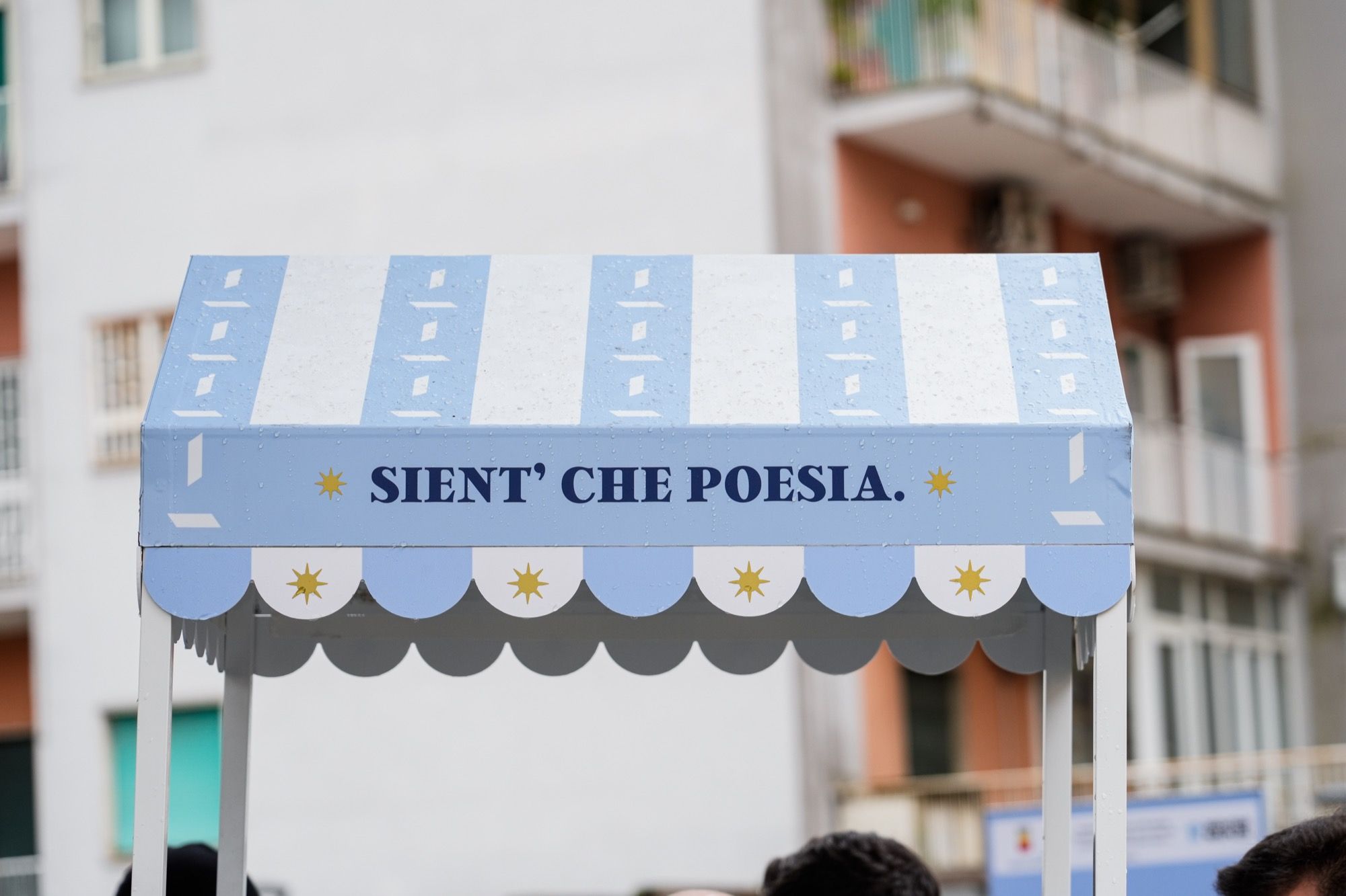 Voiello dedica un murale alla città di Napoli L’artista Leticia Mandragora firma Partenope, Madre dei quartieri di Napoli | Image 479240