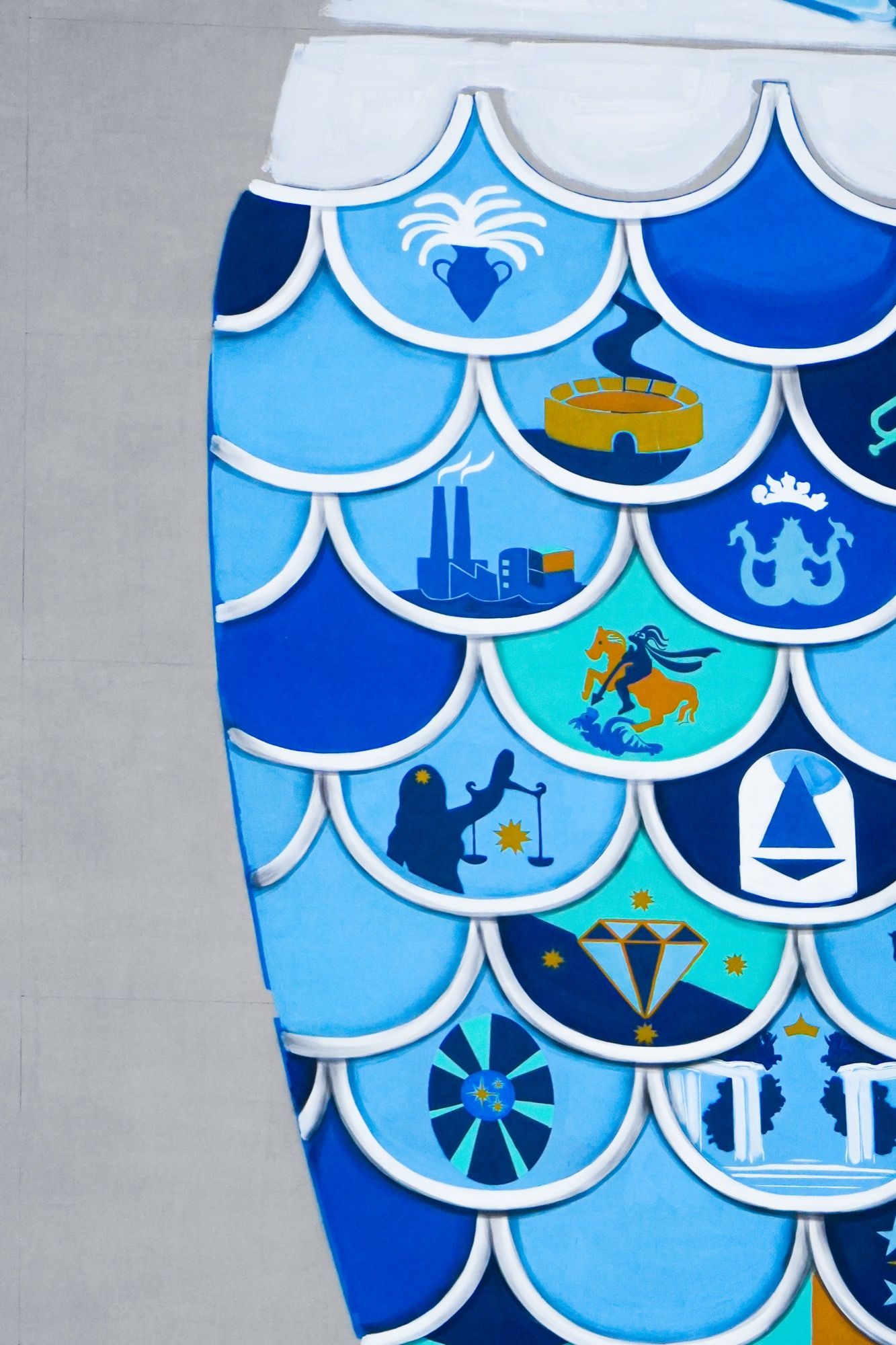 Voiello dedica un murale alla città di Napoli L’artista Leticia Mandragora firma Partenope, Madre dei quartieri di Napoli | Image 479225