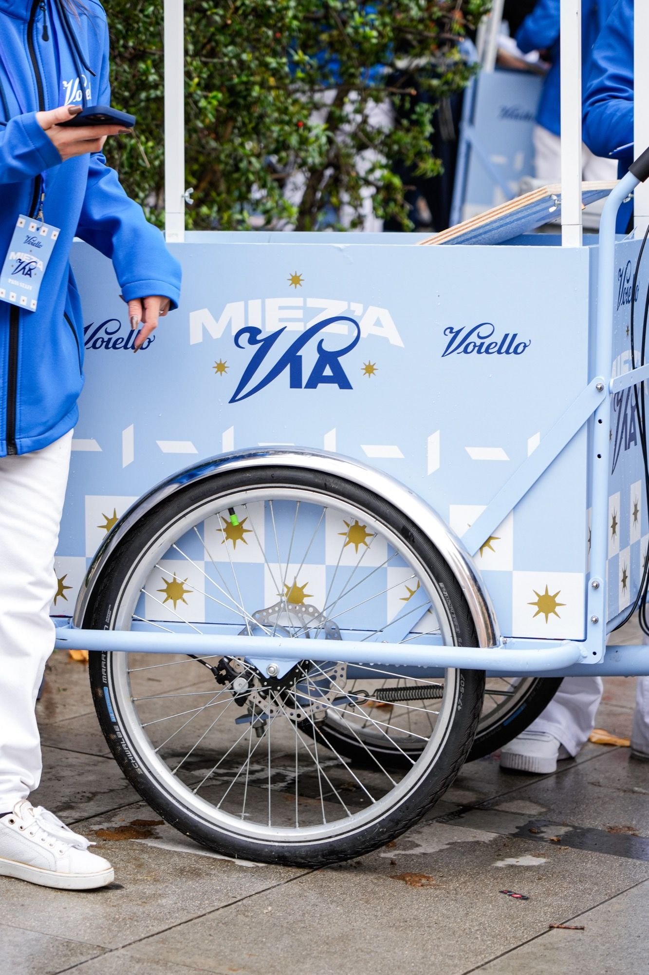 Voiello dedica un murale alla città di Napoli L’artista Leticia Mandragora firma Partenope, Madre dei quartieri di Napoli | Image 479231