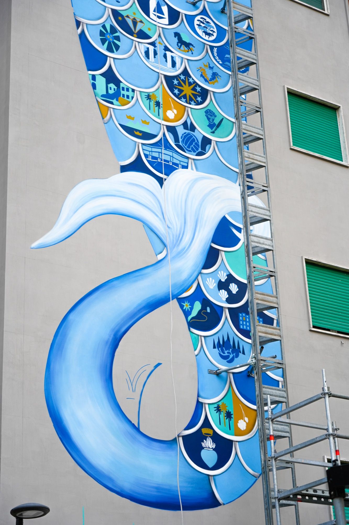 Voiello dedica un murale alla città di Napoli L’artista Leticia Mandragora firma Partenope, Madre dei quartieri di Napoli | Image 479228