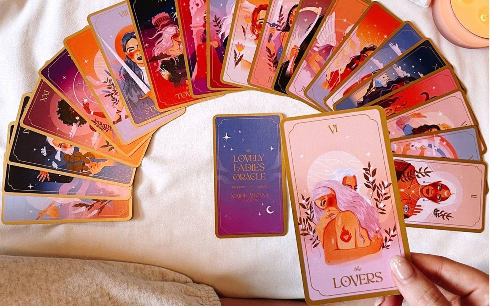 Christmas 2023: gift ideas for girlfriends From the energizing beauty box set to the tarot card reading session | Image 480896