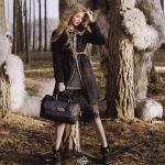 Y2K fashion campaigns to relive a nostalgic 2000s winter Between party looks and explicit sensuality | Image 481214