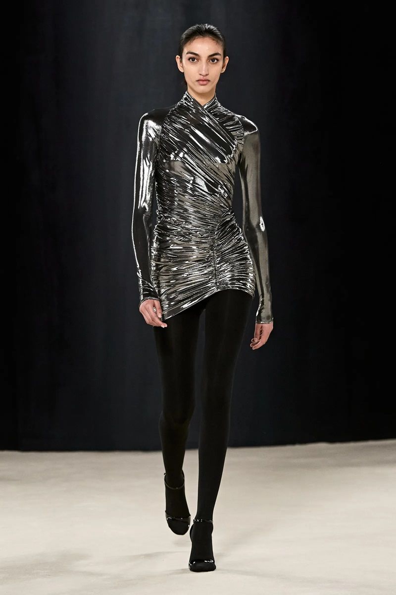 New Year's Eve looks inspired by the catwalks Style ideas for the night of Dec. 31 wherever you've decided to celebrate | Image 482252