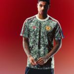 The new collection of Manchester United pays homage to The Stone Roses «Roses are red»