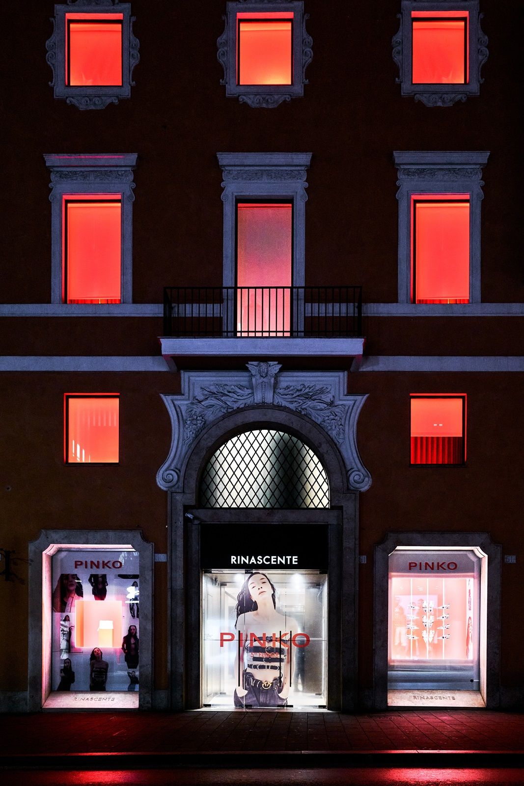 Pinko dresses the Rinascente in Milan and Rome