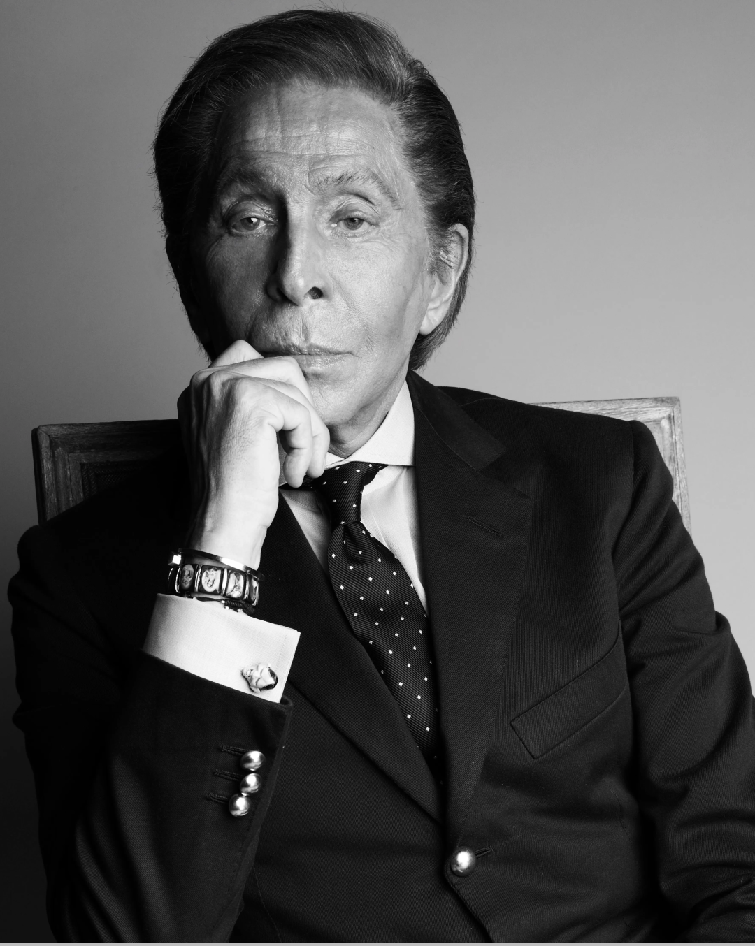 Addio a Valentino Garavani, l’ultimo grande couturier della moda italiana Una leggenda dall'inizio alla fine