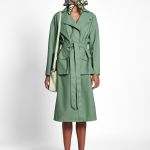 Trench coats? For spring? Groundbreaking The items to add to your shopping list to face the change of season in style | Image 494043