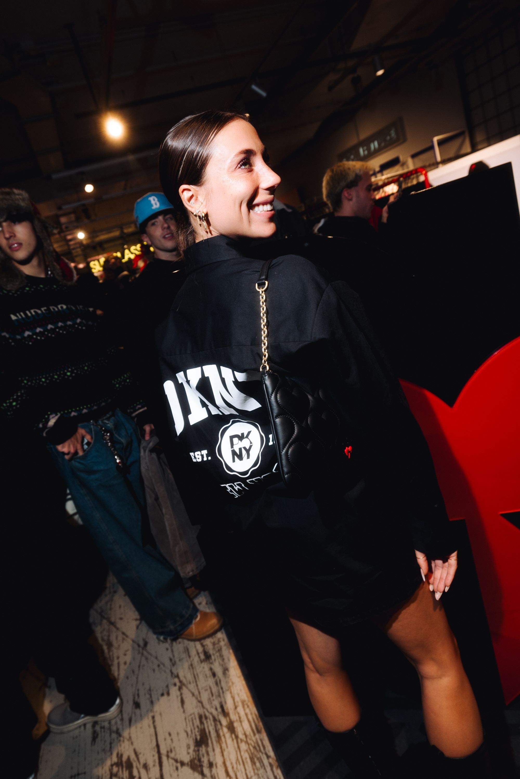 DKNY celebra lo stile e l'energia di New York a Milano La Heart of NY Capsule è pronta a conquistare i cuori di una nuova generazione | Image 497301