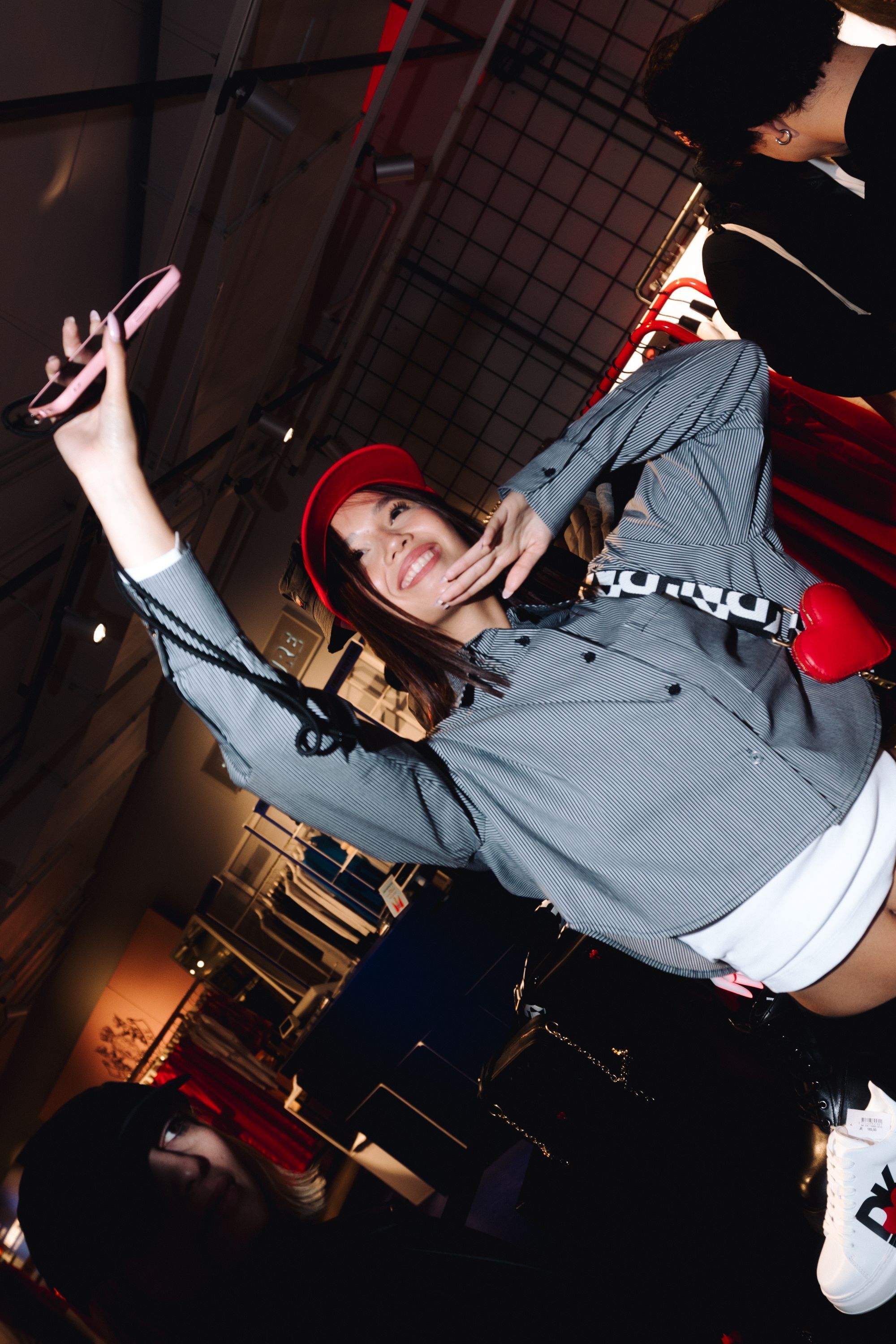 DKNY celebra lo stile e l'energia di New York a Milano La Heart of NY Capsule è pronta a conquistare i cuori di una nuova generazione | Image 497300