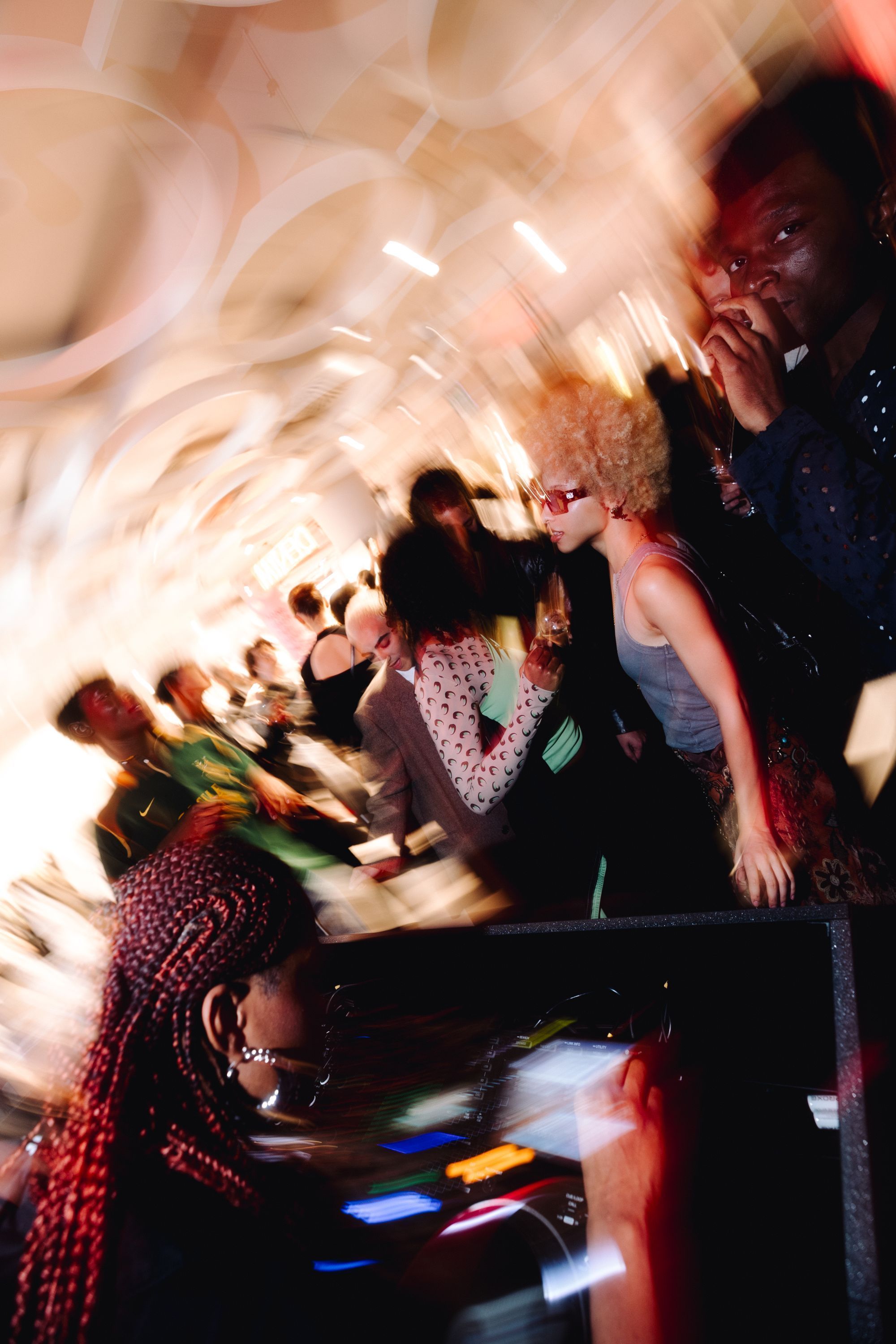 DKNY celebra lo stile e l'energia di New York a Milano La Heart of NY Capsule è pronta a conquistare i cuori di una nuova generazione | Image 497298