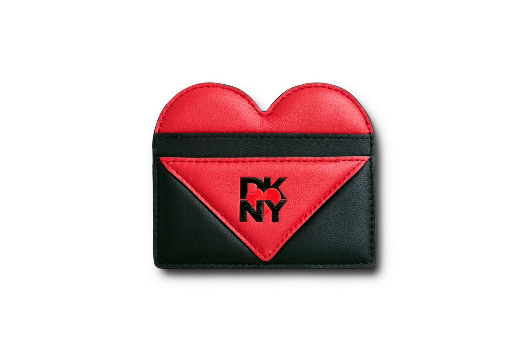 DKNY celebra lo stile e l'energia di New York a Milano La Heart of NY Capsule è pronta a conquistare i cuori di una nuova generazione | Image 496676