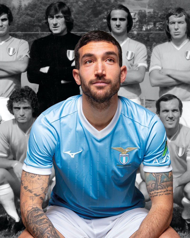Lazio: the special kit dedicated to the first league title