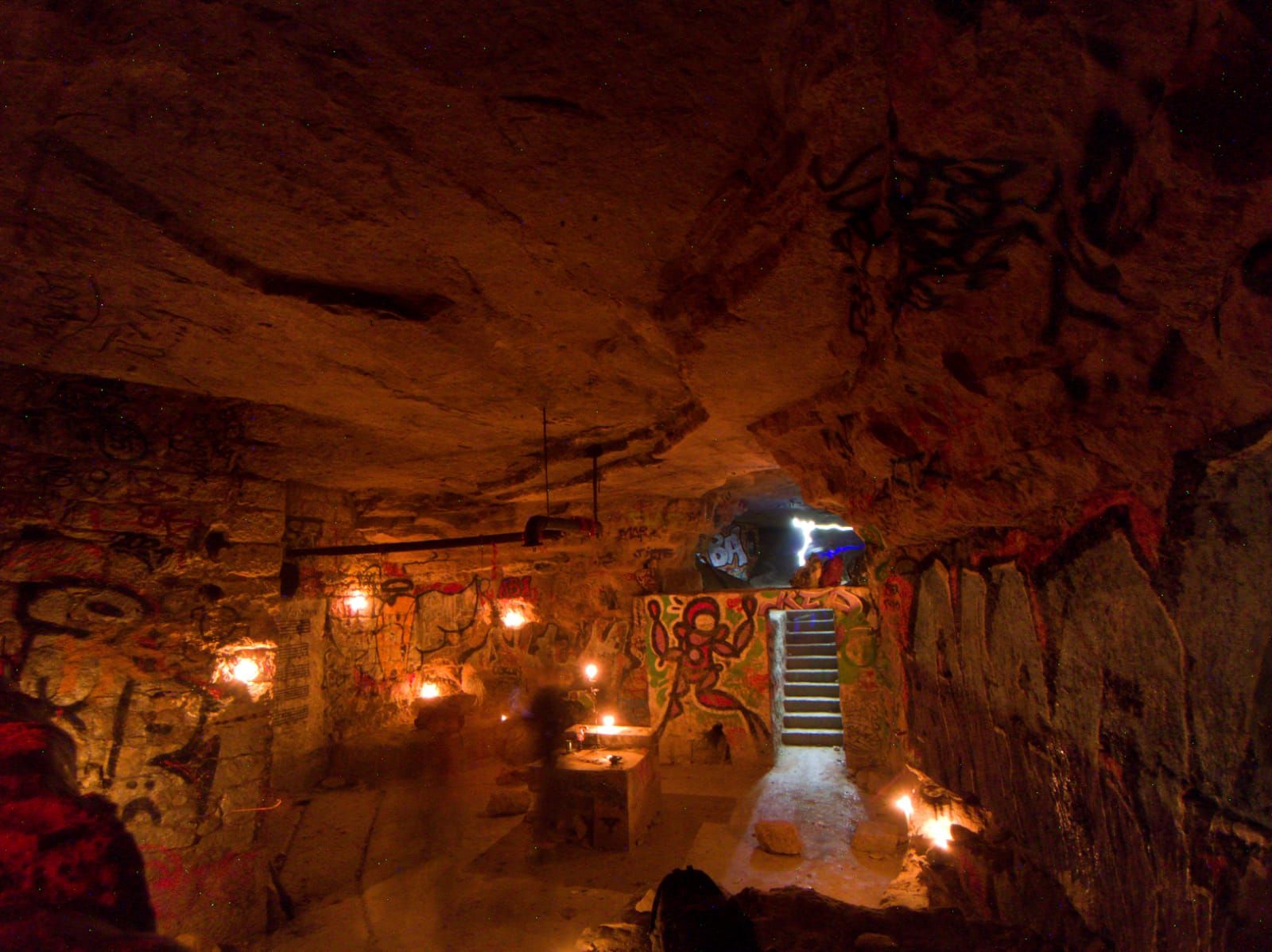 Chi sono le persone che esplorano le catacombe parigine? Intervista con un cataphile anonimo | Image 504903