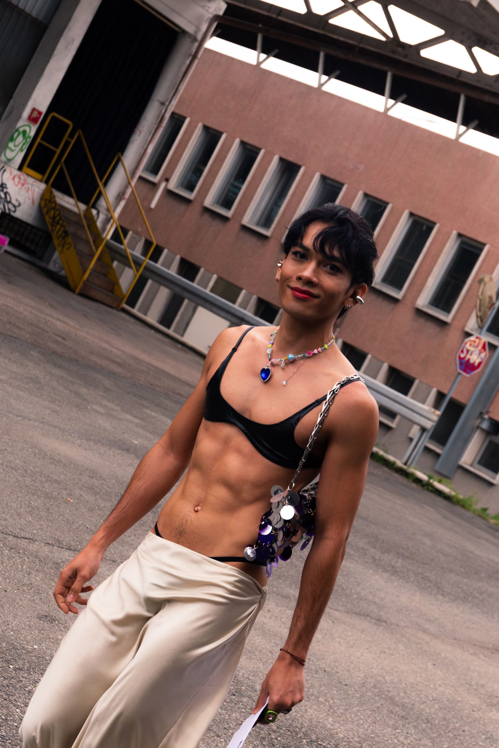 The most interesting beauty looks from Milan Fashion Week Street style between minimalism and maximalism, with an eye on accessories | Image 508306