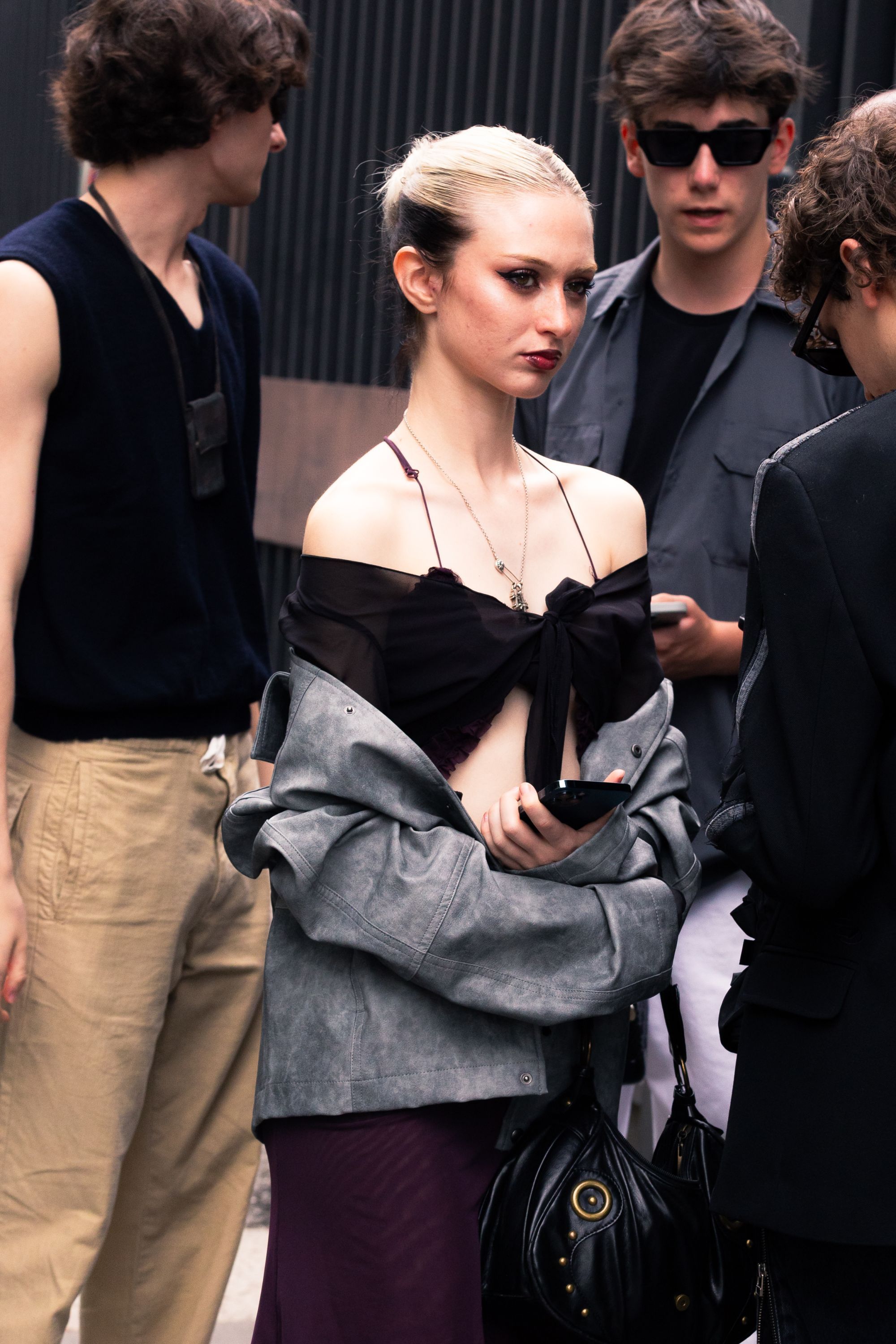 The most interesting beauty looks from Milan Fashion Week Street style between minimalism and maximalism, with an eye on accessories | Image 508294