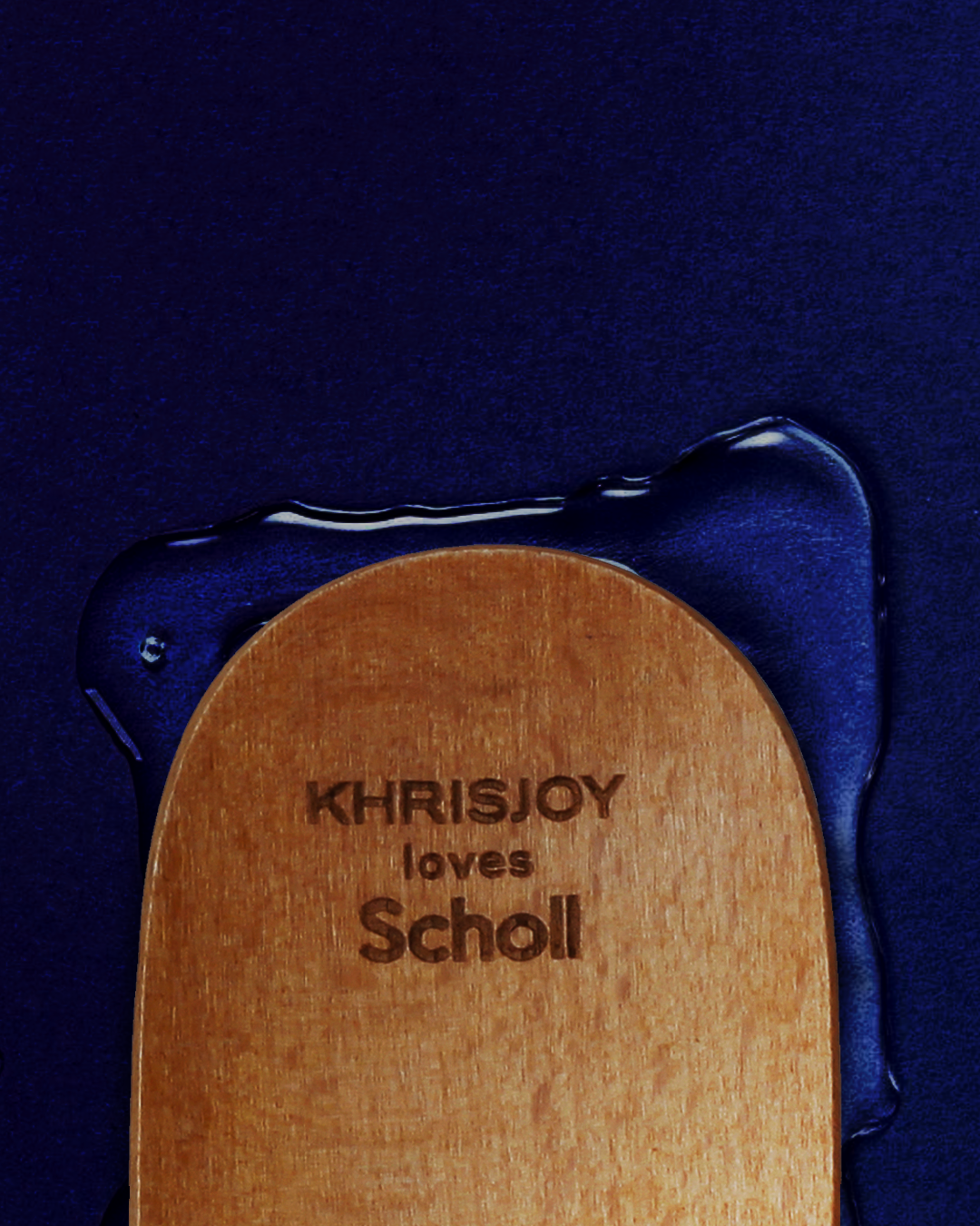 Khrisjoy Loves Scholl, la collaborazione esclusiva per l'estate 2024 L'iconico zoccolo Pescura non è mai stato così fresh | Image 511603