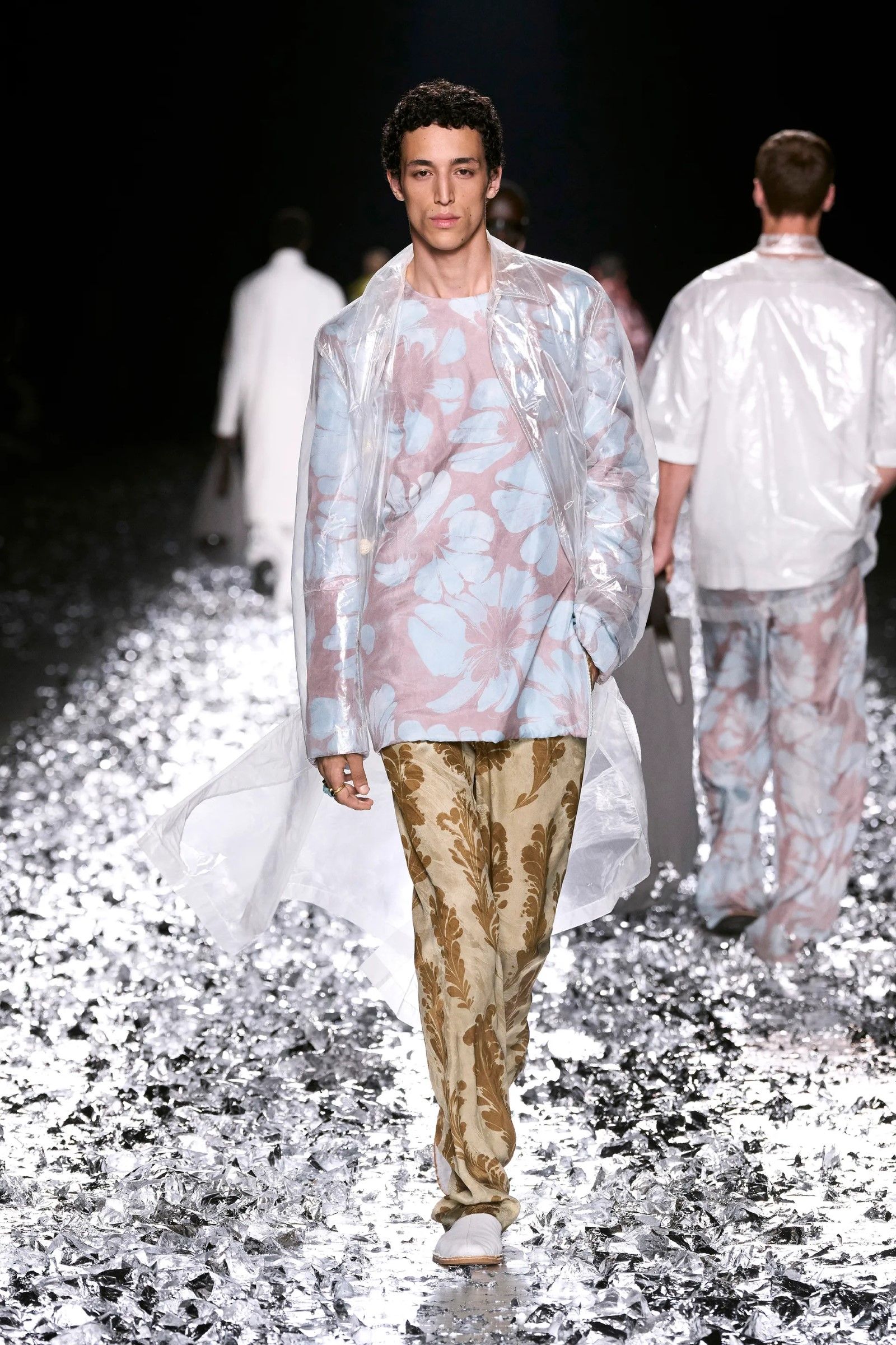 dries van noten 2020ssコレクション ランウェイ　ブラウス dries van noten 2020ssコレクション ランウェイ ブラウス
