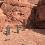 Perché i monoliti che compaiono in giro per il mondo ci affascinano così tanto L’ultimo è apparso in Nevada, come sempre in mezzo al nulla