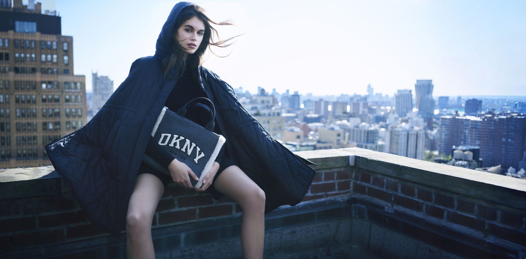 Dal 1989 ad oggi, i 35 anni di DKNY Il brand di Donna Karan festeggia i suoi 35 anni con una collezione omaggio alla città di New York | Image 520193