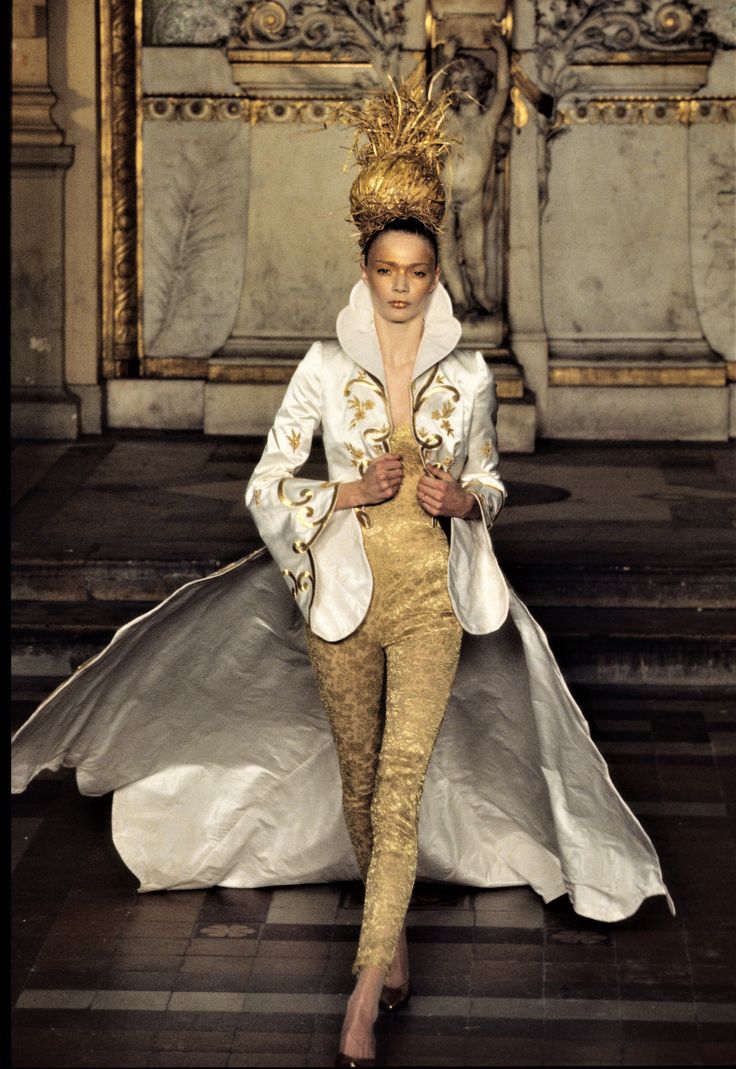 Alexander McQueen at Givenchy: The Revolution of a Creative